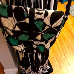 Vera bradley cross body hand bag
